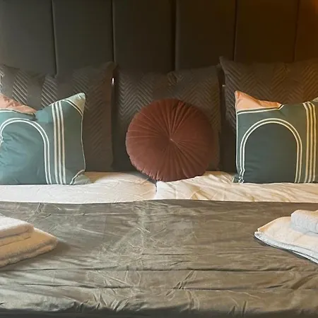 Woodquay House Гостевой дом Голуэй